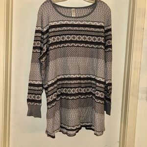 Cacique Black and Gray thermal sleep shirt.